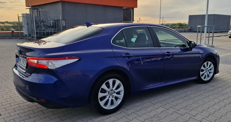 Toyota Camry cena 100400 przebieg: 106800, rok produkcji 2019 z Warszawa małe 352